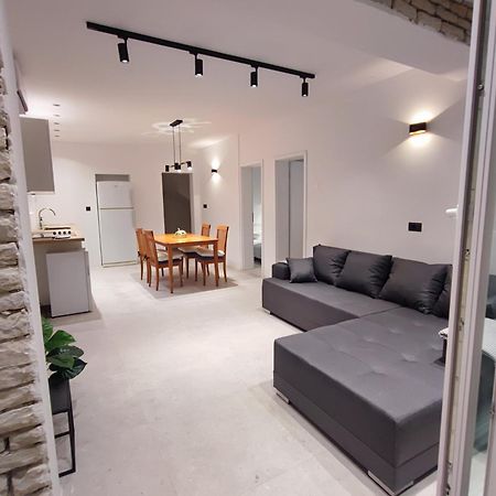 Astramaris Apartments Donji Okrug  Екстериор снимка
